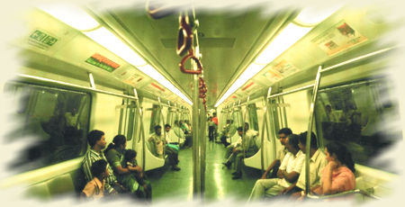 Intérieur de rame du métro de Delhi